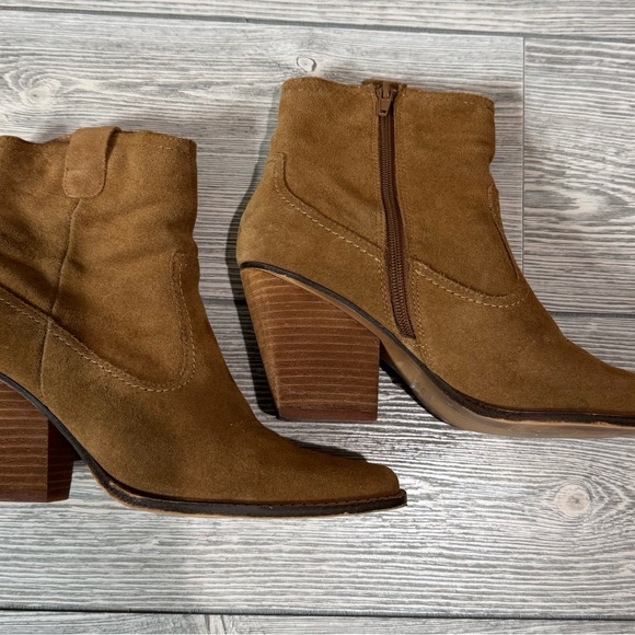 Chinese Laundry Corinna Brown Suede Boot. Women’s size 8.5. Western. Gently Used - Picture 3 of 10